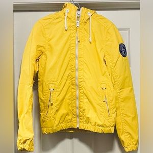 Mens Abercrombie & Fitch lightweight fall jacket in vibrant sunshine yellow.